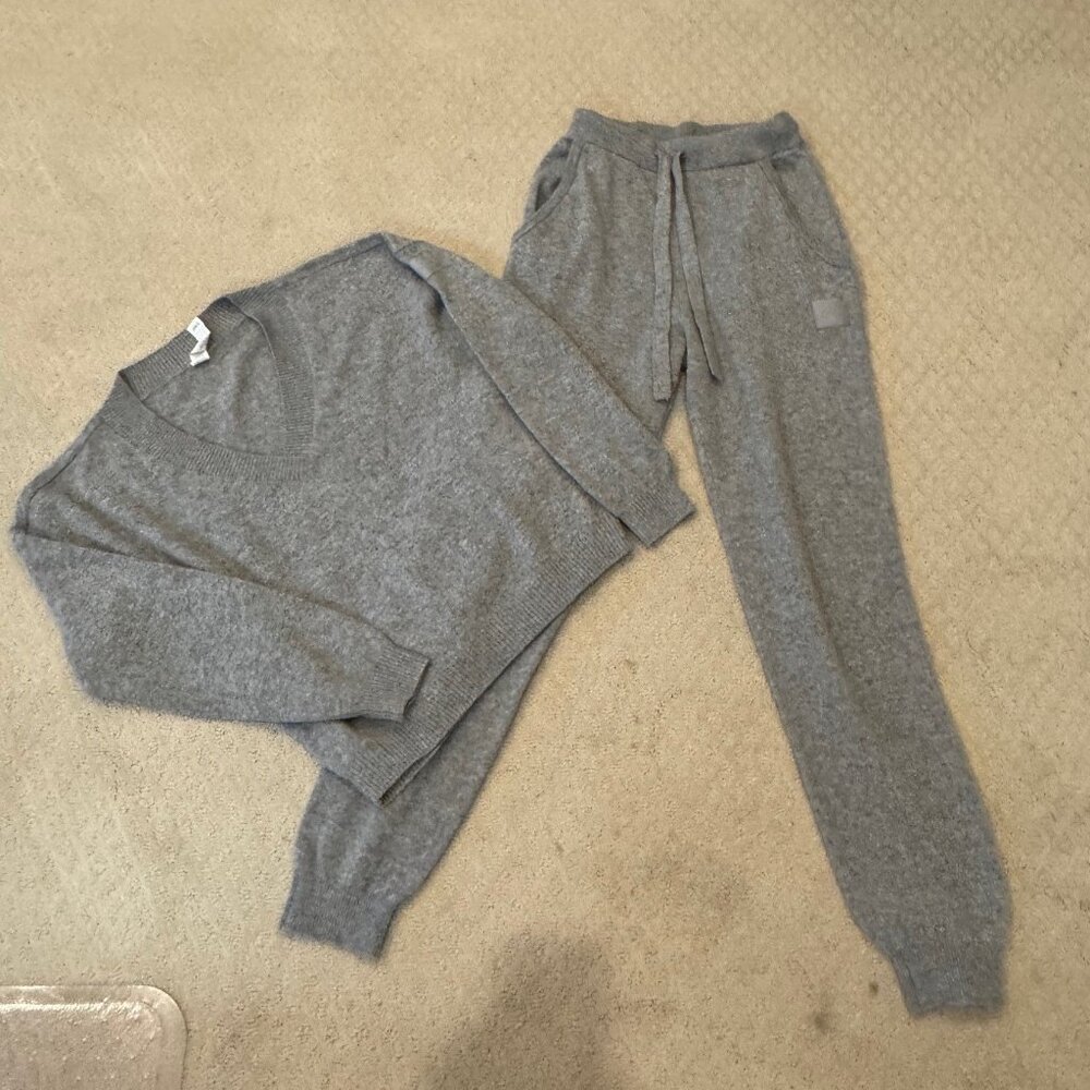 NWT: Cashmere High-Waist Jet Set Cashmere Jet Set V-Neck (XS) and Pants(XXS)